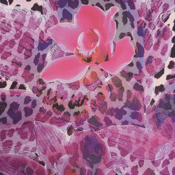 Women's Xhilaration Flower Animal Cheetah Print Top in Size Medium - Picture 7 of 7